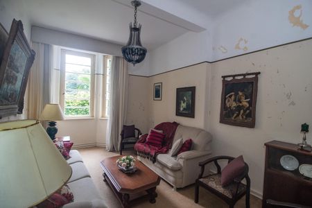 Casa à venda com 408m², 6 quartos e 2 vagasSala