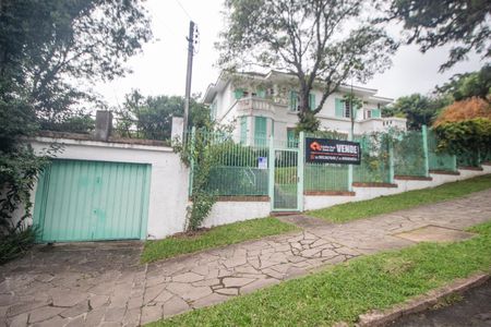 Casa à venda com 408m², 6 quartos e 2 vagasFachada