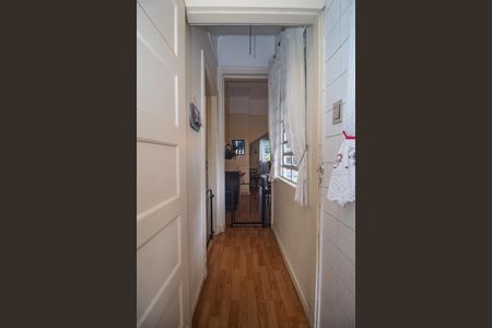 Casa à venda com 408m², 6 quartos e 2 vagasCorredor