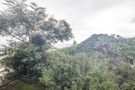 Casa à venda com 408m², 6 quartos e 2 vagasVista