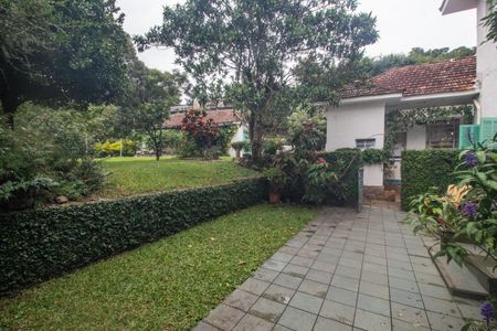 Casa à venda com 408m², 6 quartos e 2 vagasQuintal