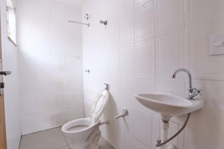 Casa à venda com 97m², 3 quartos e sem vagaBanheiro - Casa 2