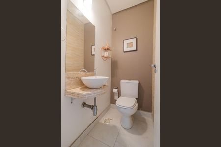 Casa à venda com 140m², 3 quartos e 2 vagas Casa à venda com 140m², 3 quartos e 2 vagasLavabo