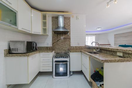 Casa à venda com 140m², 3 quartos e 2 vagas Casa à venda com 140m², 3 quartos e 2 vagasCozinha