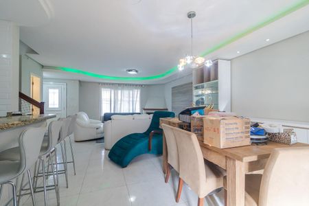 Casa à venda com 140m², 3 quartos e 2 vagas Casa à venda com 140m², 3 quartos e 2 vagasSala de Jantar