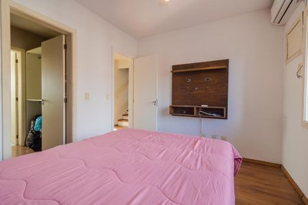 Casa à venda com 140m², 3 quartos e 2 vagas Casa à venda com 140m², 3 quartos e 2 vagasSuíte