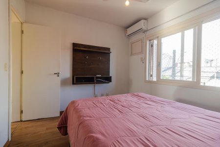 Casa à venda com 140m², 3 quartos e 2 vagas Casa à venda com 140m², 3 quartos e 2 vagasSuíte