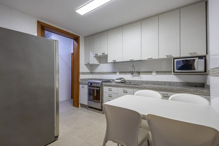 Apartamento à venda com 105m², 3 quartos e sem vaga Apartamento à venda com 105m², 3 quartos e sem vagaCozinha