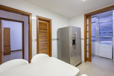 Apartamento à venda com 105m², 3 quartos e sem vaga Apartamento à venda com 105m², 3 quartos e sem vagaCozinha