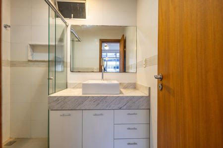 Apartamento à venda com 105m², 3 quartos e sem vaga Apartamento à venda com 105m², 3 quartos e sem vagaBanheiro Suíte