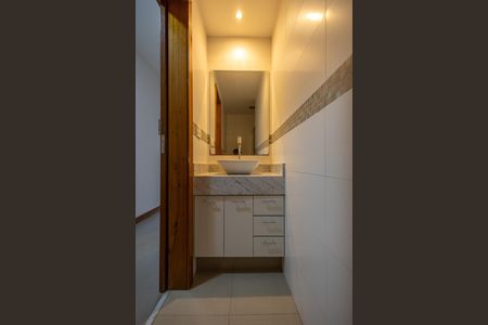 Apartamento à venda com 105m², 3 quartos e sem vaga Apartamento à venda com 105m², 3 quartos e sem vagaBanheiro Social