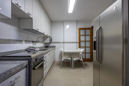 Apartamento à venda com 105m², 3 quartos e sem vaga Apartamento à venda com 105m², 3 quartos e sem vagaCozinha