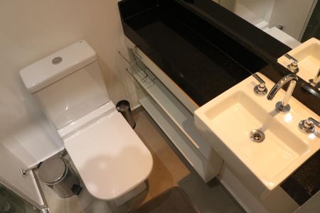 Banheiro de kitnet/studio para alugar com 1 quarto, 20m² em Perdizes, São Paulo