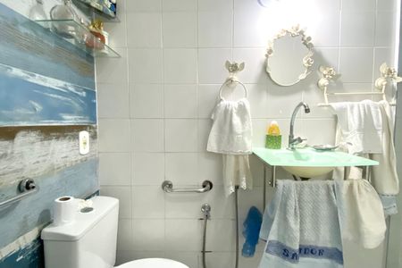 Casa à venda com 200m², 4 quartos e 2 vagas Casa à venda com 200m², 4 quartos e 2 vagasBanheiro da Suíte