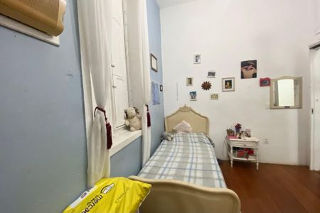 Casa à venda com 200m², 4 quartos e 2 vagas Casa à venda com 200m², 4 quartos e 2 vagasQuarto 1