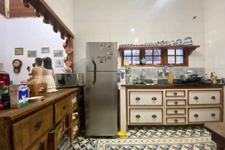 Casa à venda com 200m², 4 quartos e 2 vagas Casa à venda com 200m², 4 quartos e 2 vagasCozinha