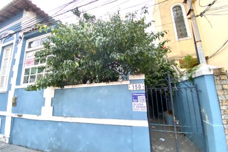 Casa à venda com 200m², 4 quartos e 2 vagas Casa à venda com 200m², 4 quartos e 2 vagasFachada e placa