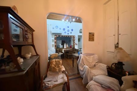 Casa à venda com 200m², 4 quartos e 2 vagas Casa à venda com 200m², 4 quartos e 2 vagasSala