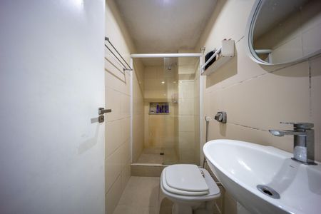 Apartamento à venda com 60m², 2 quartos e 1 vaga Apartamento à venda com 60m², 2 quartos e 1 vagaBanheiro