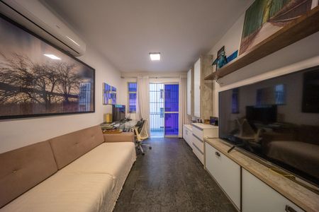 Apartamento à venda com 60m², 2 quartos e 1 vaga Apartamento à venda com 60m², 2 quartos e 1 vagaSala