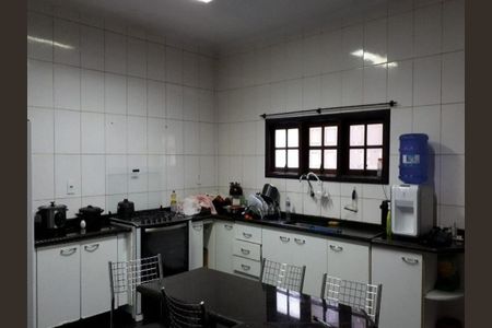 Casa à venda com 125m², 2 quartos e 5 vagas