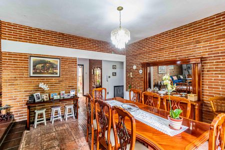 Casa à venda com 1200m², 4 quartos e 5 vagasSala