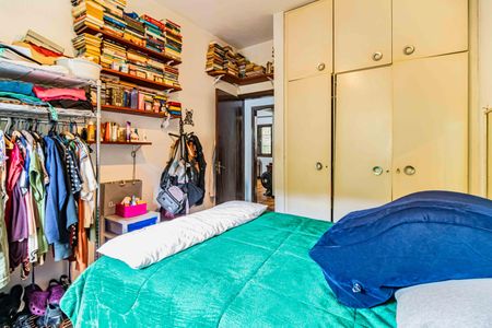 Casa à venda com 1200m², 4 quartos e 5 vagasQuarto 01