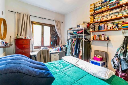 Casa à venda com 1200m², 4 quartos e 5 vagasQuarto 01