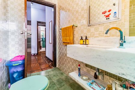 Casa à venda com 1200m², 4 quartos e 5 vagasBanheiro social