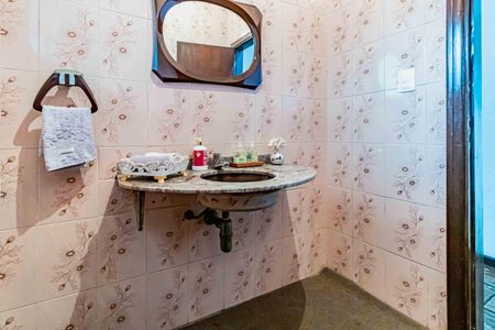 Casa à venda com 1200m², 4 quartos e 5 vagasLavabo