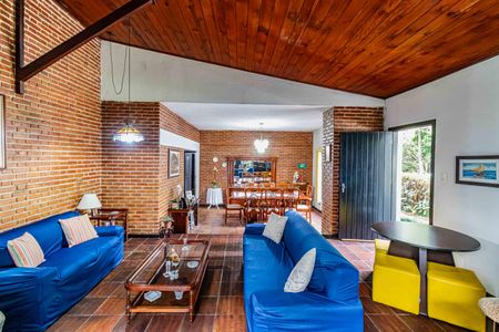 Casa à venda com 1200m², 4 quartos e 5 vagasSala