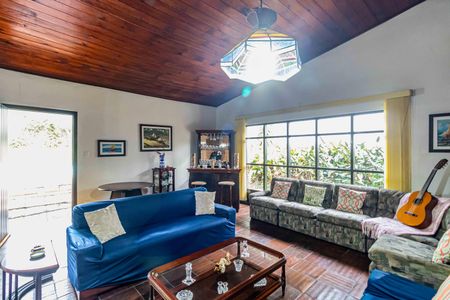 Casa à venda com 1200m², 4 quartos e 5 vagasSala