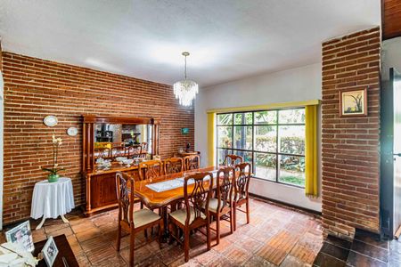 Casa à venda com 1200m², 4 quartos e 5 vagasSala