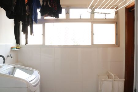 Apartamento à venda com 104m², 3 quartos e 1 vagaÁrea de Serviço