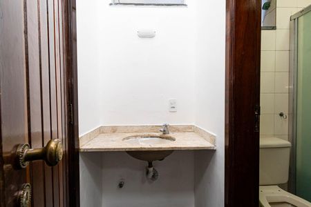 Casa à venda com 101m², 3 quartos e sem vaga Casa à venda com 101m², 3 quartos e sem vagaBanheiro de serviço