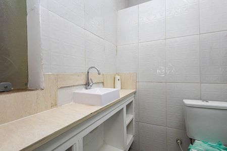Casa à venda com 101m², 3 quartos e sem vaga Casa à venda com 101m², 3 quartos e sem vagaBanheiro da Suíte 1
