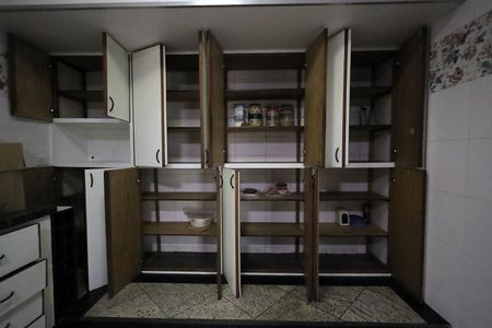 Casa para alugar com 350m², 3 quartos e 8 vagasCozinha - Armários