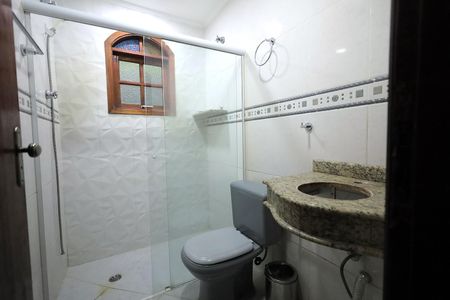 Casa para alugar com 350m², 3 quartos e 8 vagasBanheiro Social