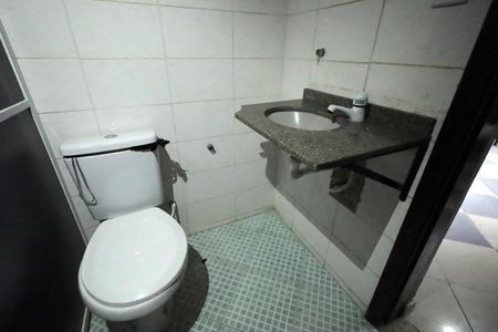 Casa para alugar com 350m², 3 quartos e 8 vagasBanheiro de Serviço