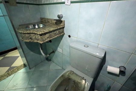 Casa para alugar com 350m², 3 quartos e 8 vagasBanheiro da Suíte