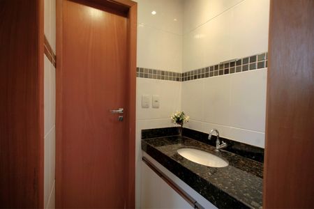 Apartamento à venda com 165m², 4 quartos e 3 vagasBanheiro das Semi Suítes