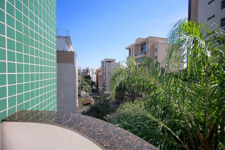 Apartamento à venda com 165m², 4 quartos e 3 vagasVaranda da Suíte 2