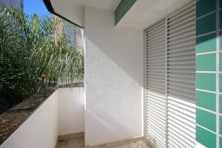 Apartamento à venda com 165m², 4 quartos e 3 vagasVaranda da Suíte 2