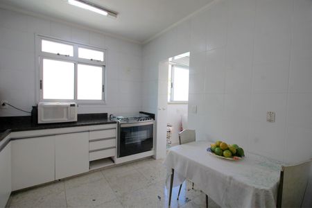 Apartamento à venda com 165m², 4 quartos e 3 vagasCozinha