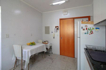 Apartamento à venda com 165m², 4 quartos e 3 vagasCozinha