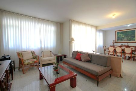 Apartamento à venda com 165m², 4 quartos e 3 vagasSala