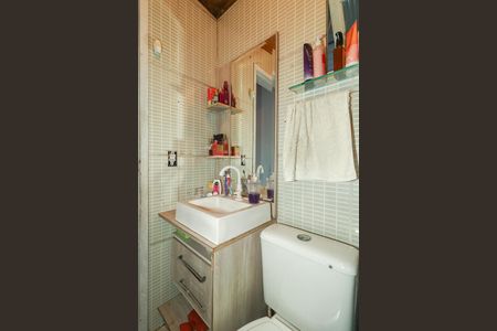 Casa à venda com 65m², 4 quartos e 2 vagasBanheiro