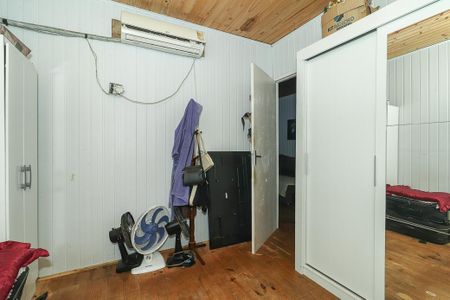 Casa à venda com 65m², 4 quartos e 2 vagasQuarto