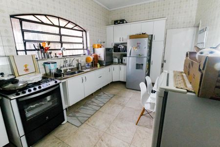 Casa à venda com 179m², 3 quartos e 2 vagas Casa à venda com 179m², 3 quartos e 2 vagasCozinha - Armários