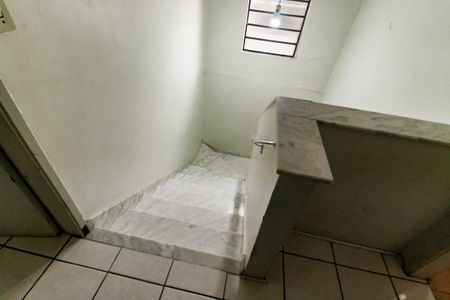 Casa à venda com 179m², 3 quartos e 2 vagas Casa à venda com 179m², 3 quartos e 2 vagasEscada acesso